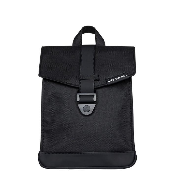 bold banana bold banana mini envelope beautiful black as04bp01 - foto 1 Zaino mini envelope nero Bold Banana con flap e cinghia frontale, vista frontale