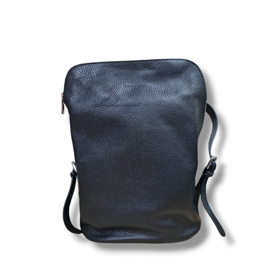 pelletteria veneta pelletteria veneta borsa zaino in pelle nera - foto 1 Borsa zaino in pelle nera PELLETTERIA VENETA con cinghie regolabili