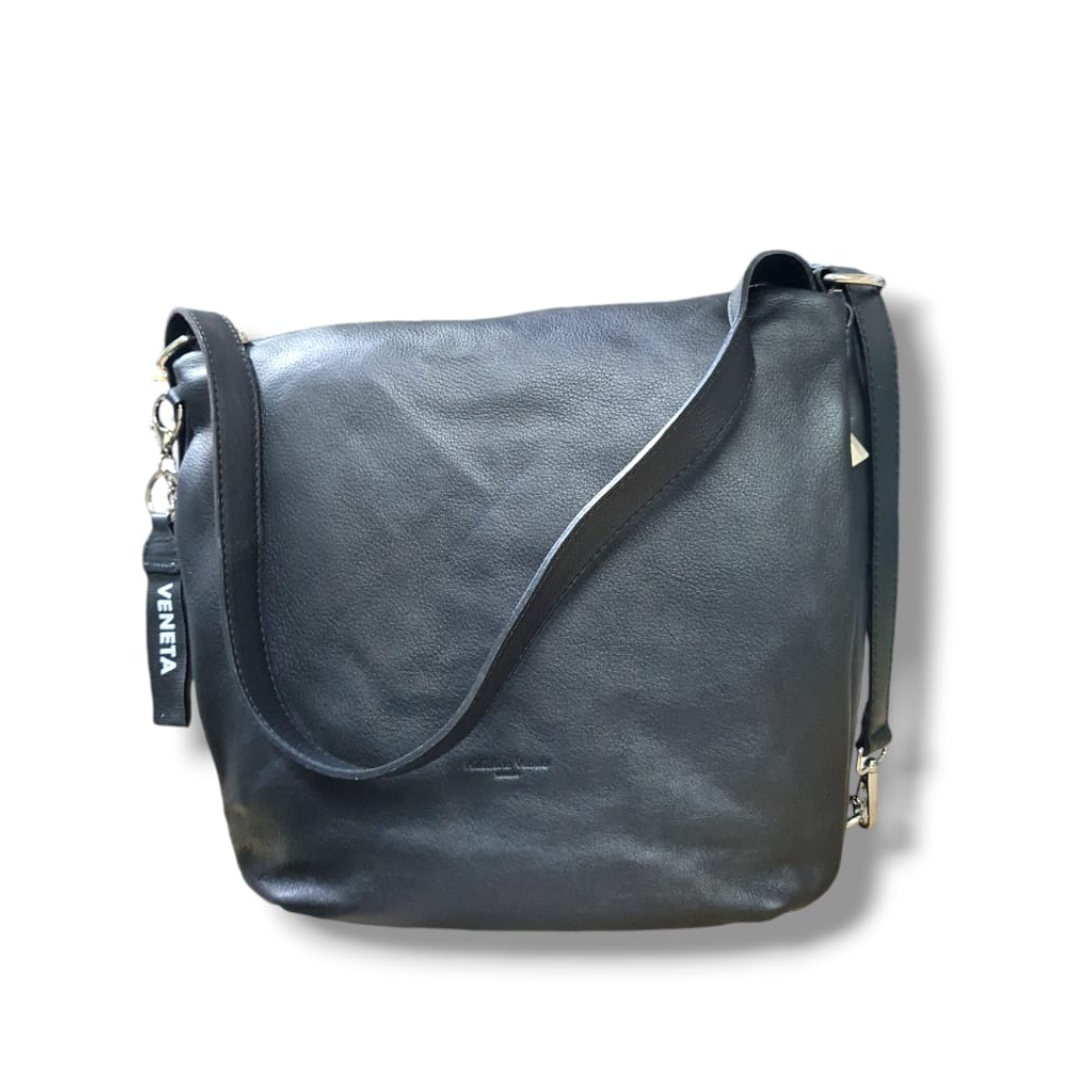 Borsa zaino in pelle nera Pelletteria Veneta, vista frontale