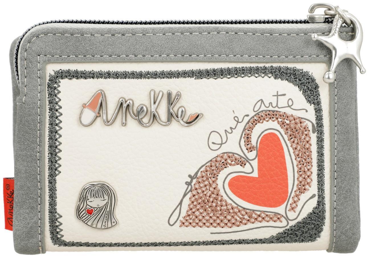 Portafoglio sintetico ANEKKE con dettagli decorativi, cuore rosso e scritta sulla tasca